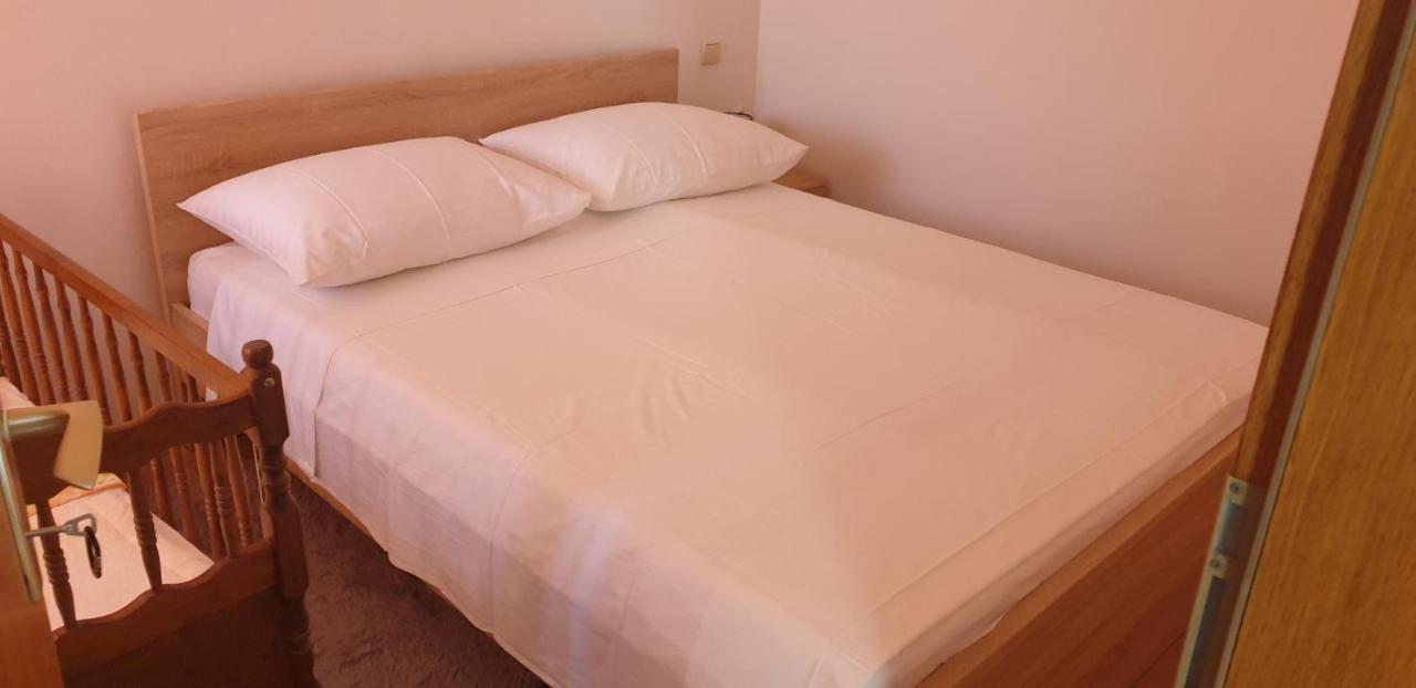 Apartments Pharia Jelsa  Kültér fotó